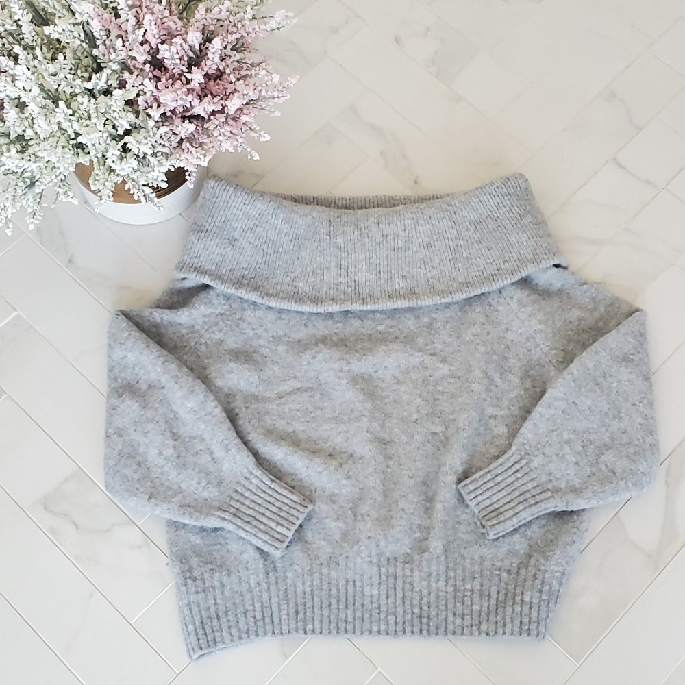 H&M Cozy Sweater - Picture 1 of 4